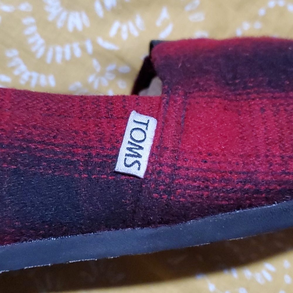 Toms - Picture 6 of 6